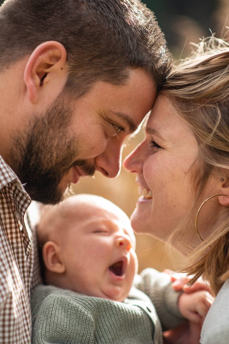 Familienfotografie – junge Familie zu dritt