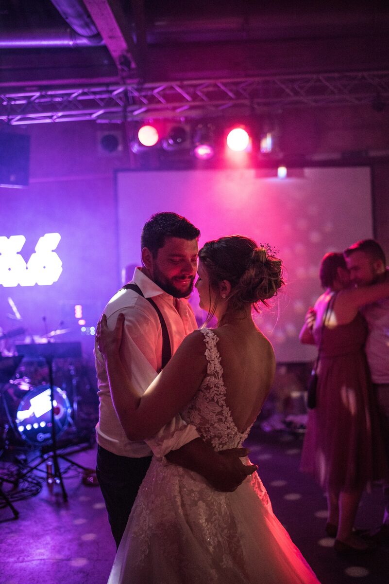 Hochzeitsfotografie – ausgelassener Tanz